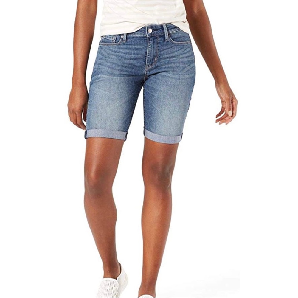 Levi’s Modern Bermuda Shorts Blue Denim Size 26
